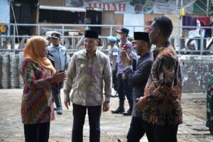 Gubernur Jatim Khofifah Tinjau Pasar Induk Among Tani Batu, Memuji Konsep dan Designnya Pasar