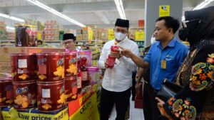 Bupati Muhdlor Jelang Lebaran 2023, Sidak Mamin Di Sejumlah Supermarket