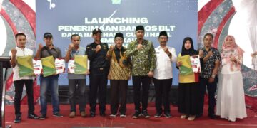 Mendekati Lebaran, Bupati Muhdlor Salurkan BLT Untuk 3.383 Buruh Pabrik Rokok di Sidoarjo