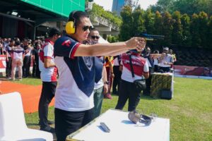 Ikuti Kejuaraan Menembak Kapolri Cup 2023, Ketua MPR RI Bamsoet Raih Juara Dua Eksebisi Tembak Pistol Eksekutif Duel Plat