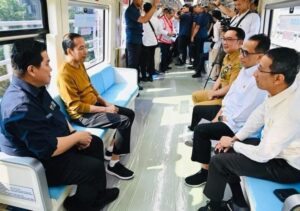 Presiden Jokowi Jajal LRT Jabodebek : Keamanan dan Keselamatan Harus Diutamakan