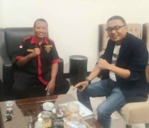 Kembalinya Dua Sahabat Lama, Heboohh Saat Bertemu, Setelah 32 Tahun Berpisah