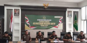 KAJARI BATU PRIHATIN DENGAN KASUS YANG MENIMPA 43 WARGA  DUSUN GERDU DESA TULUNGREJO