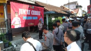 Puji Program Jum’at Curhat Polres Batu, Masyarakat Berharap Kegiatan Ini Rutin Dilaksanakan