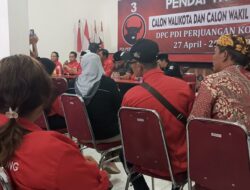 Didik Gatot Subroto Serahkan Berkas Pendaftaran BACAWALI ke DPC PDIP Kota Batu