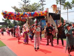 Partisipasi, Baracuda Brimob meriahkan acara Batu Art Flower Carnival 2024