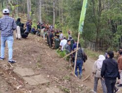 Pendakian Gunung dengan konsep Family Hiking dan Digital Waste Management