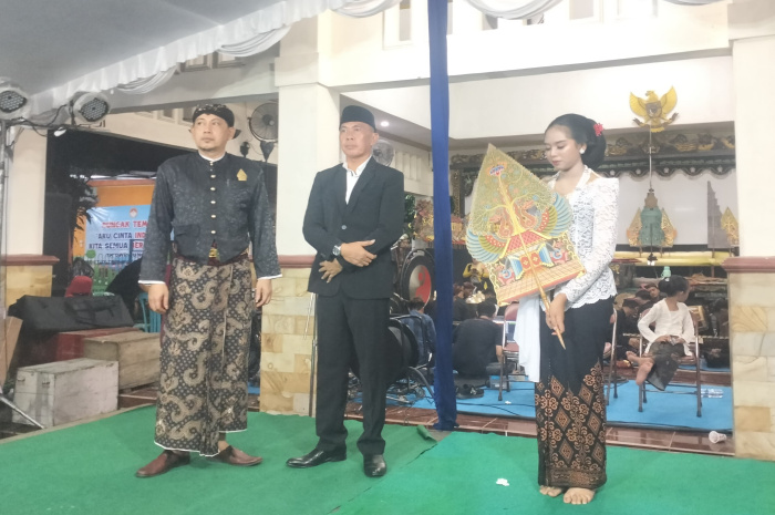 Wayang Kulit "Wahyu Cakraningrat" Warnai Ruwat Desa Buncitan