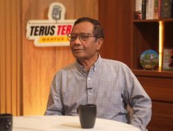 Mahfud MD Berspekulasi: Ada ‘Kekuatan Besar’ di Punggung Kejagung yang Lindungi Silfester Matutina