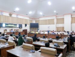 Hearing Tambang Emas Berujung Kecewa, Warga dan DPRD Geram Perusahaan Tak Bawa Kesiapan.