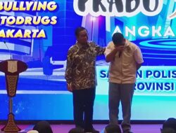 Tangis Haru dan Pelukan Pramono Anung untuk Siswa SMAN 72 yang Trauma Pasca-Ledakan