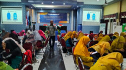 DR Koen Guncang Aisyiyah Dengan Edukasi Komposter Organik