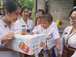 Selamatkan Masa Depan Anak: Dua Keluarga di Karangasem Dapat Pendampingan dan Jamban Sehat