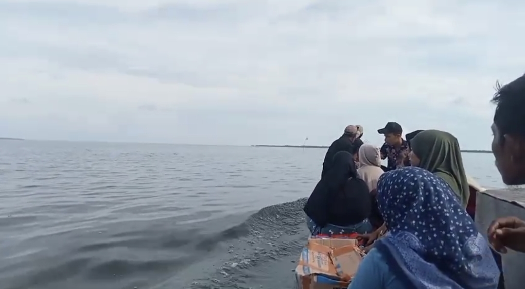 Garis pantai Pulau Sepanjang