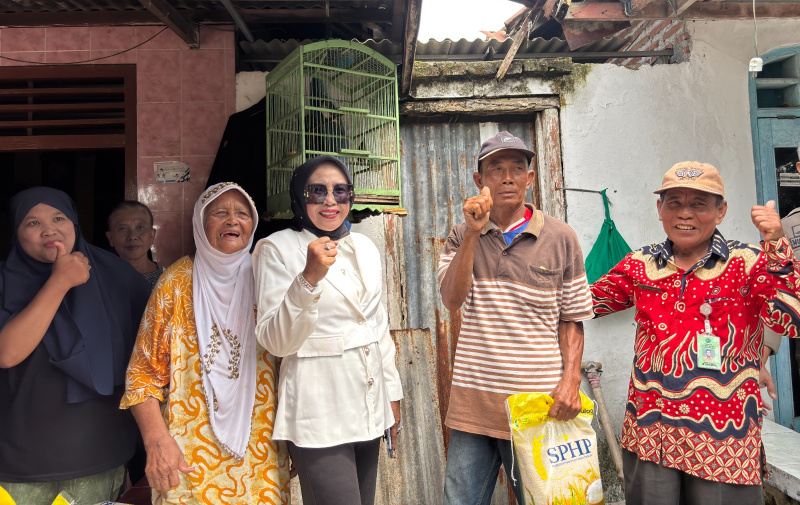 Wabup Sidoarjo Mimik Idayana meninjau kerusakan rumah warga Kedungsugo dan memastikan bantuan serta perbaikan cepat dilakukan pemerintah daerah.