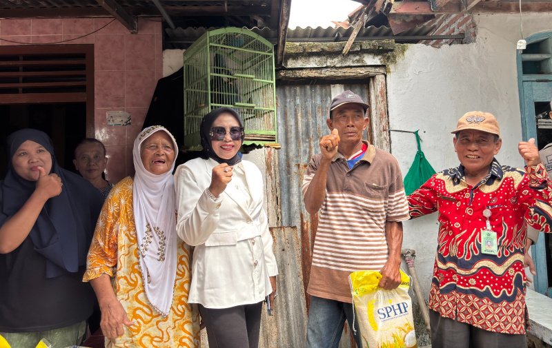 Wabup Sidoarjo Mimik Idayana meninjau kerusakan rumah warga Kedungsugo dan memastikan bantuan serta perbaikan cepat dilakukan pemerintah daerah.